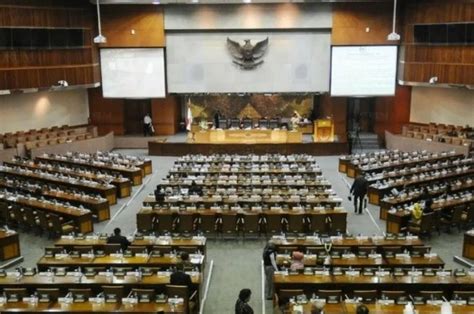 DPR RI Gelar Paripurna Penetapan 13 Komisi Hari Ini Ntvnews Id