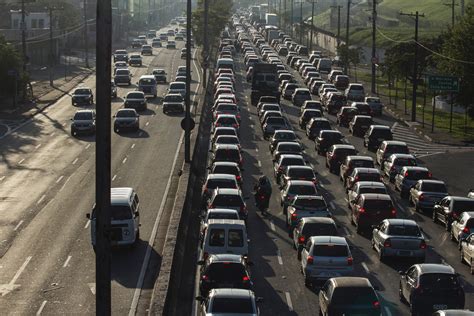 Motoristas Enfrentam Congestionamento Recorde Em Sp Tr Nsito Lento