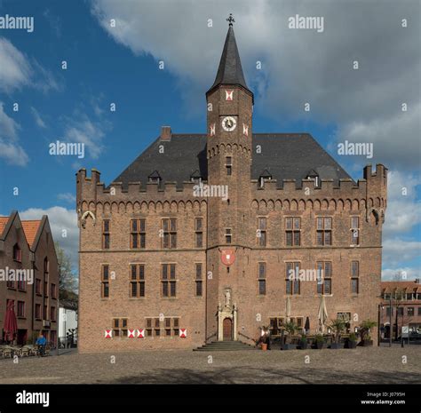 medieval town hall and market place in Kalkar, Germany Stock Photo - Alamy