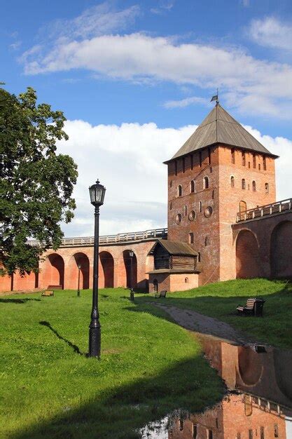 Premium Photo Tower Of Kremlin In Veliky Novgorod