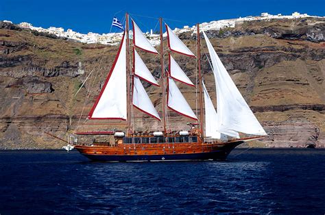 Santorini Boat Trips To Volcanic Islands