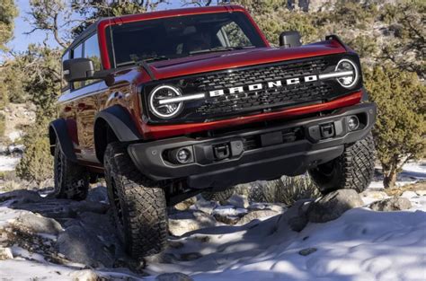 2025 Ford Bronco Redesign What To Expect From The Updated Off Road Suv 2024 2025 Ford Usa Model