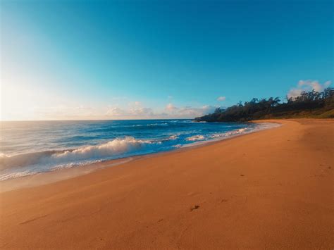 Kauai at sunrise : r/Beachporn