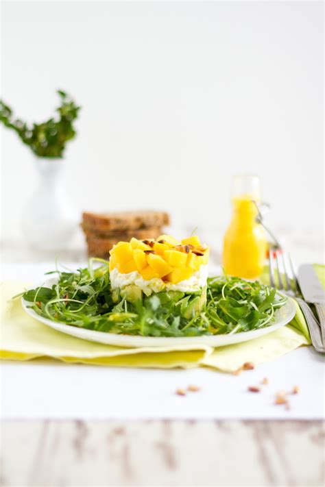 Salat mit Mango Avocado Mozzarella Hase im Glück