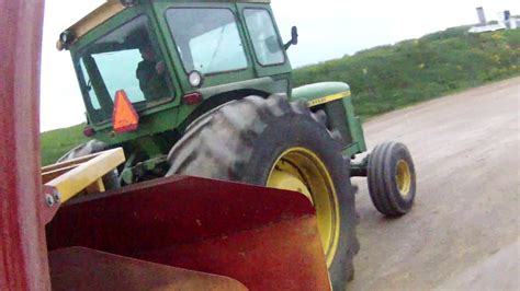 Supreme Mixer Feeding Cows John Deere Youtube