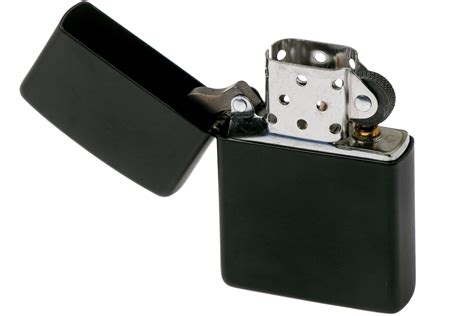 Zippo Classic 218 002801 Black Matte Lighter Advantageously