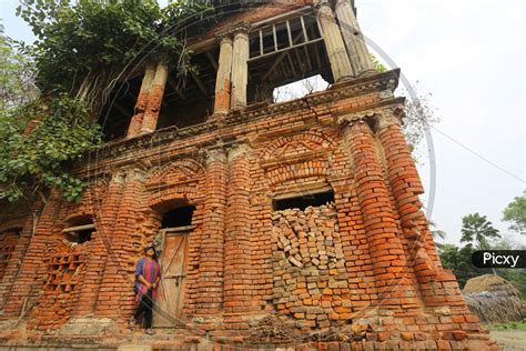 Image Of Nakipur Zamindar Bari House At Nakipur Village In Shyamnagar