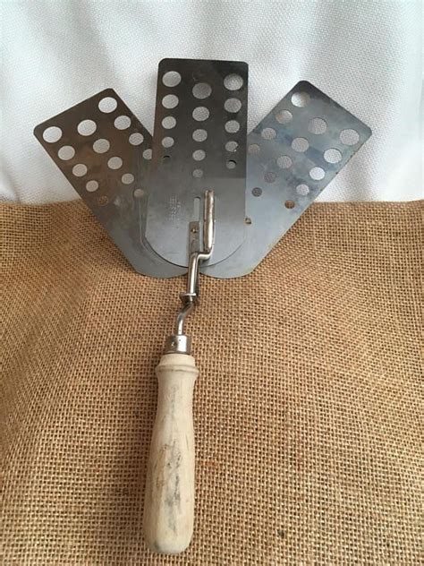 Vintage Expanding Spatula Rare Utensil Wood Handle Spatula