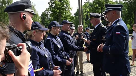 Wsp Lne Patrole Polskich I Niemieckich Policjant W Ruszaj W Miasto