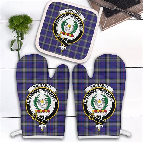 Kinnaird Tartan Crest Oven Mitt And Pot Holder 2 Oven Mitts 1 Pot H Scotsprint