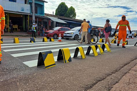 Departamento de Trânsito do Estado Detran reforça sinalização viária