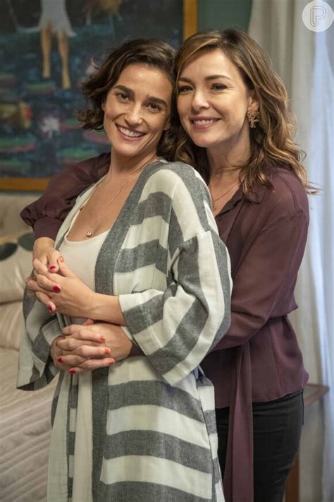 Foto Helena Na Novela Vai Na F Priscila Sztejnman Festejou Beijo