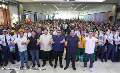 Sagot Ng Gobyerno Sa Taas Presyo Romualdez Leads AKAP Mall Tour