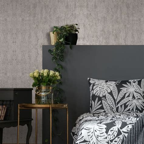 Prestige Molten Pale Gold Wallpaper 104955 By Superfresco Easy Graham