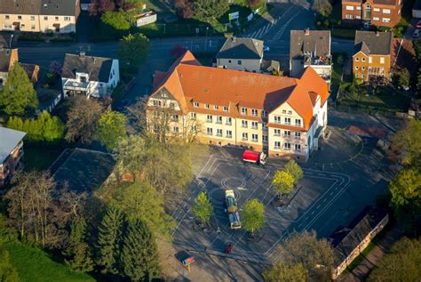 Hamm von oben Schulgebäude der Grundschule Lessingschule an der