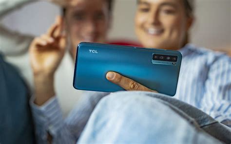 Tcl Pro G Leads Eye Catching Affordable Android Expansion Slashgear