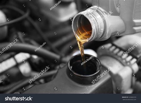 Pouring Oil Car Engine Close Stock Photo 523682233 Shutterstock