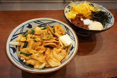 丸亀製麺の春限定の“スタミナ満点”メニュー、「豚キムチぶっかけうどん」を一足先に食べてみた ライブドアニュース