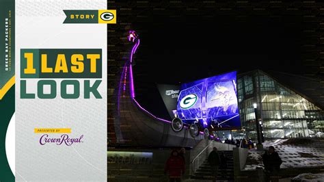 Historic Showdown Between Green Bay Packers And Minnesota Vikings In