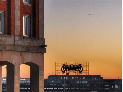 Un Ovni En La Rambla La Fotograf A De Objeto Volador Extra O En El