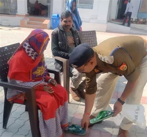 𝓡𝓪𝓳𝓪𝓷 𝓜𝓮𝓱𝓻𝓸𝓽𝓻𝓪🇮🇳 On Twitter Rt Ambujind योगी बाबा की पुलिस नंगे