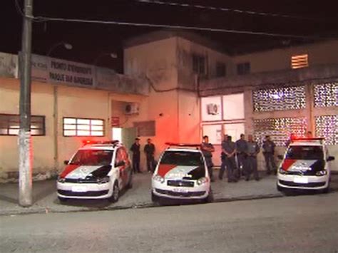 Menina de 15 anos morre afogada ao brincar irmã dentro de caixa d