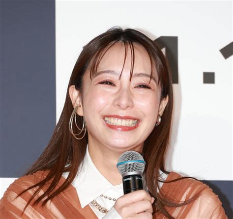 宇垣美里がノースリーブドレスで美しい素肌あらわ、バレンタインイベントは艶やか赤コーデで登壇 芸能 日刊スポーツ