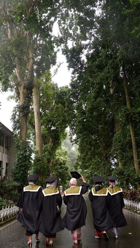 Wisuda Pamit Undur Diri Academic Dress Academics