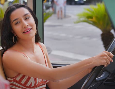 9 Shraddha Kapoor Hot Stills From Tu Jhoothi Main Makkaar Trailer Just For Movie Freaks