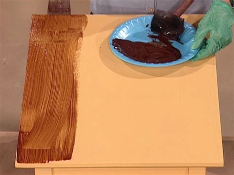 How to Paint a Faux Wood Grain | how-tos | DIY