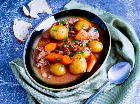 Oven Braised Irish Lamb Stew With Guinness Recipe U Keep Cooking