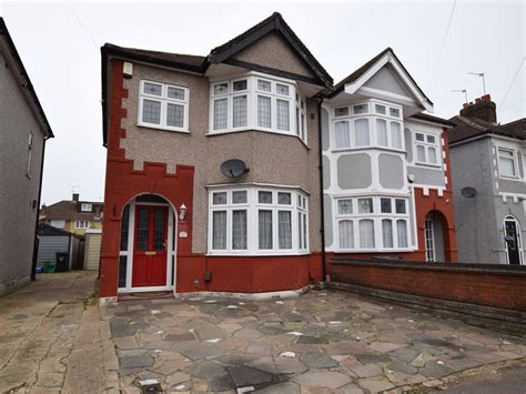 3 Bed Semi Detached House For Sale In Brian Road Chadwell Heath Rm6 £