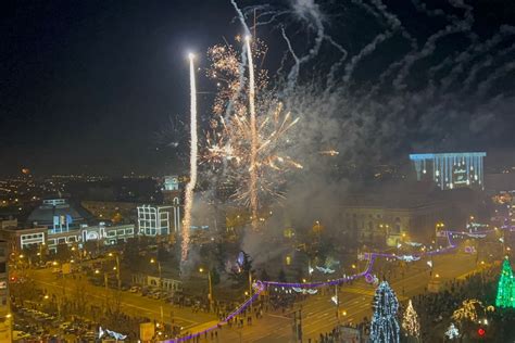 Imagini cu spectacolul de artificii oferit de Primăria Ploiești în