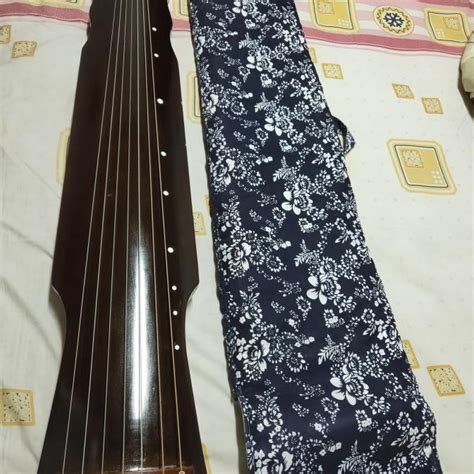 detail alat musik qin  cina koleksi nomer