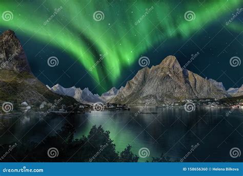 Aurora Borealis Nordliga Ljus Arkivfoto Bild Av Himmel Stj Rnor