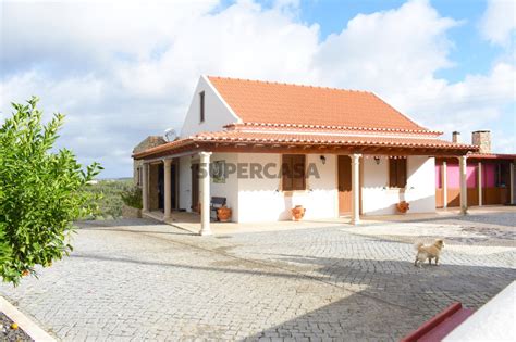 Quintas e casas rústicas Quinta T3 à venda na Rua do Meio SUPERCASA