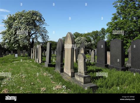 Blank Gravestone in Cemetery Stock Photo - Alamy