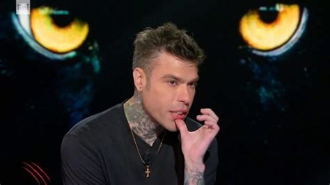 Fedez Con La Donna Misteriosa Al Party Di Capo Plaza Ecco Chi è