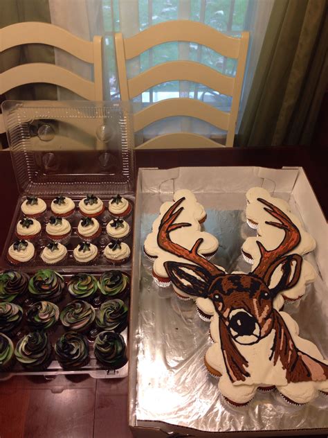 Pin By Carla Fletcher On Cakes Hunting Cake Hunting Cupcakes Deer Cakes