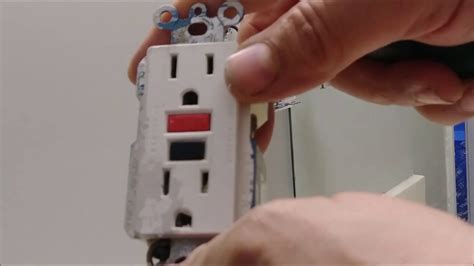 How To Replace A Gfi Plug Outlet