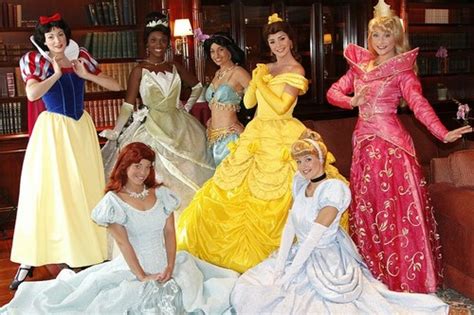 10 Facts About Disney Theme Park Princesses and Characters – Top Ten Lists