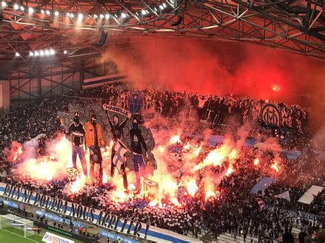 Om La Presse Italienne S Enflamme Litt Ralement Pour Le V Lodrome Et