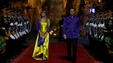 Exótico desfile de líderes en la cumbre del G20 en Bali