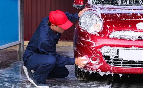 Cómo lavar un auto elementos a utilizar