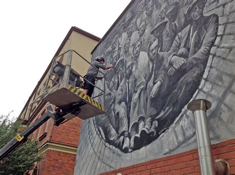 Nowy mural w Łodzi Malowidło na 90 lecie łódzkiego ZWiK Łódź Nasze