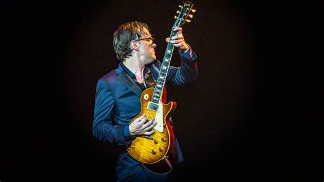 Joe Bonamassa On Why He Loves The Gibson Les Paul