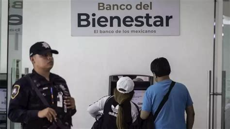 Héroe sin capa un policía frustra un asalto en un Banco Bienestar del