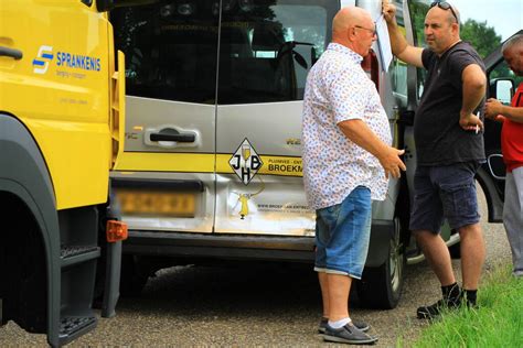 Kopstaart Ongeval Op Toerit Naar Snelweg Rijksweg A2 R 194 1 In Weert