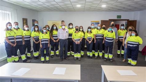 La Ii Escuela De Oficios De Ferrovial Integra A Sus 18 Alumnos En La