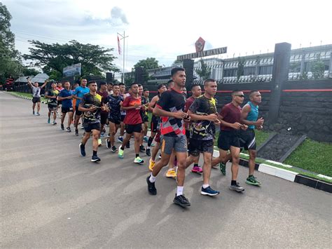 Jaga Stamina Tubuh Anggota Tidur Dalam Yonif Marinir Isi Kegiatan